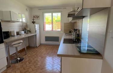 Appartement les Mésanges en rez de jardin -terrasse-2 chambres-parking - Foto 2