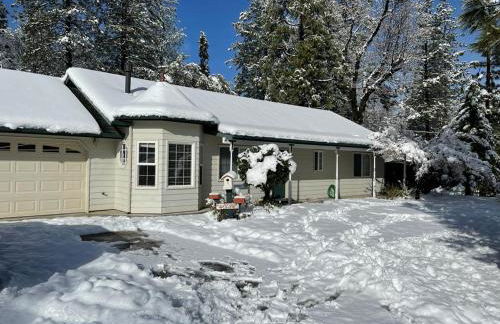 Acorn House - Charming house in green heaven with pool table with lovely backyard - Foto 37