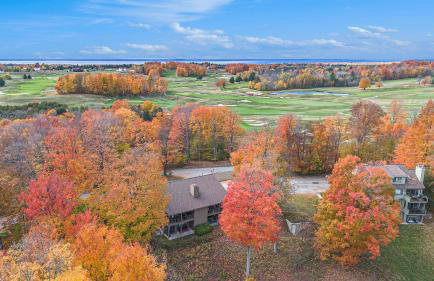Scenic AGaMing Escape Torch Lake Views and Golf - Foto 23