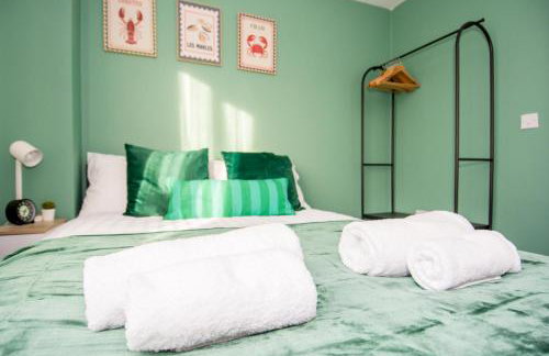 Workers Families Pet Friendly 7Bed 2Bath and WC Free Parking Garden 14PPL - Photo 12