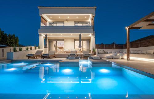Cantouni Villa, Luxury 5BR Retreat with Pool & Jacuzzi Near Town by Villa Mana Gers - Photo 63
