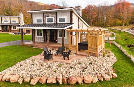 VVCR - Cabin 6 (1-Bed, Modern, Luxury w. Hot Tub) - Photo 1