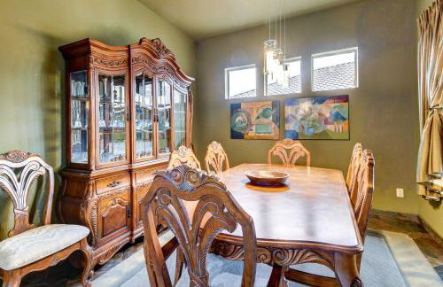 Luxe Couples Retreat with Pool and Outdoor Kitchen! - Foto 35