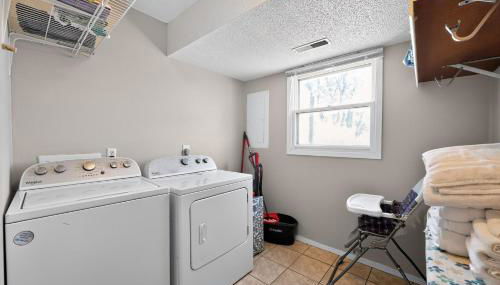 Lux Home, Minutes to Sanford Medical Center & Zoo - Foto 3