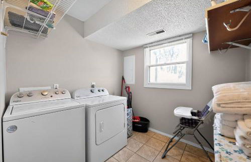 Lux Home, Minutes to Sanford Medical Center & Zoo - Foto 3