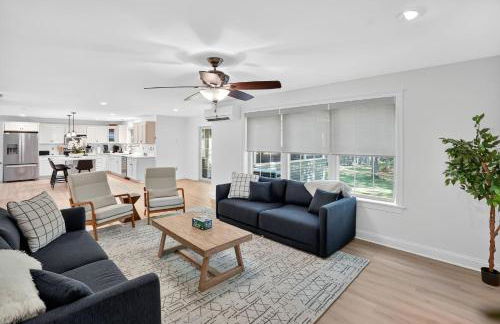 Gray Woodland Escape Golf, Pool & Cinema home - Foto 4