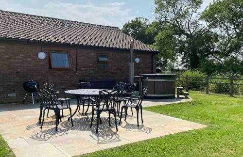 Wood Farm Stables - Sleeps 6-8 - Photo 55