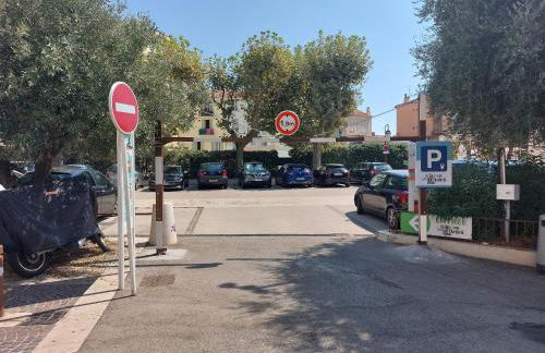 Place du Suquet - In the hart of old Cannes - 2 Min Walking distance from Palais de Festivals and Beaches - Photo 24
