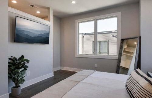 West End Escape - New Build with Rooftop Views - Photo 3