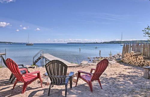 Less Than 1 Mi to Dtwn! Lakefront Manitou Cottage - Foto 33