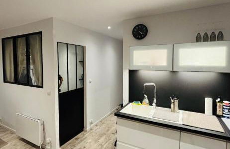 Cosy T2 climatisé sur le port à 5min de la mer parking privé linge de bain et de lit fournis - Foto 5