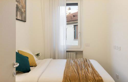 Luxury Milan Apartment - Penthouse in Historic City Center - Photo 14