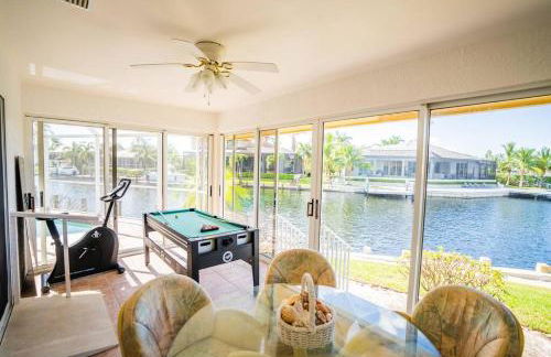 Waterfront Home With Heated Pool/Jacuzzi and only 1mile to beach - Foto 31