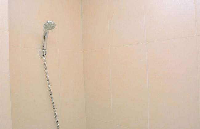 Comfy and Modern Studio Apartment at Elpis Residence - Photo 11