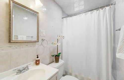 HEART of OLD TOWN Historic 2 BR Walk to KING ST - Foto 27