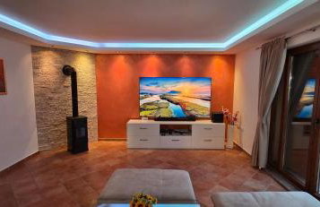 Modern Villa San Martino Heated Pool, Jacuzzi & Privacy - Foto 7