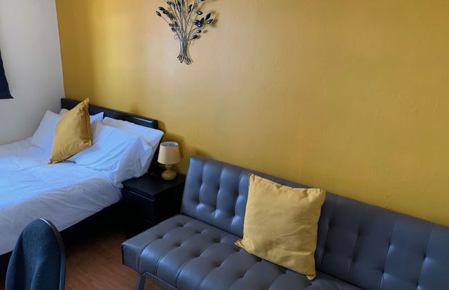 New Cross Mews 4 Bedroom 2 Bathrooms Fast Wifi Parking Sleeps up to 12 - Photo 9