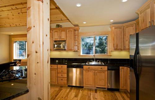 Red Cedar on North Shore - Beautiful 3BR w Gorgeous Furnishings in Tahoe City - Foto 15