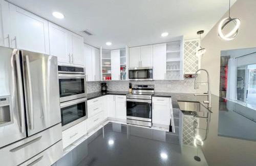 Modern Lakefront Home - Foto 9