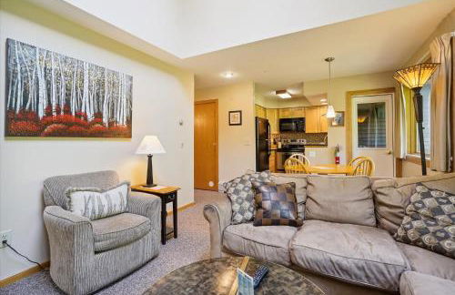 Highridge J5B Spectacular 1 Bedroom Escape with fireplace, sauna & resort amenities - Foto 3