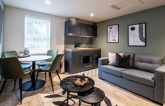 Thetford Hive - Photo 37