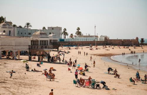 Hidden Gem GRAN TEATRO FALLA SUITES by ApartmentsinCadiz - Photo 42