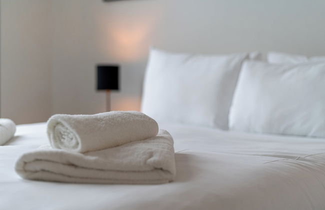 Chic & Stylish 2Bed in Heart of London - Photo 13