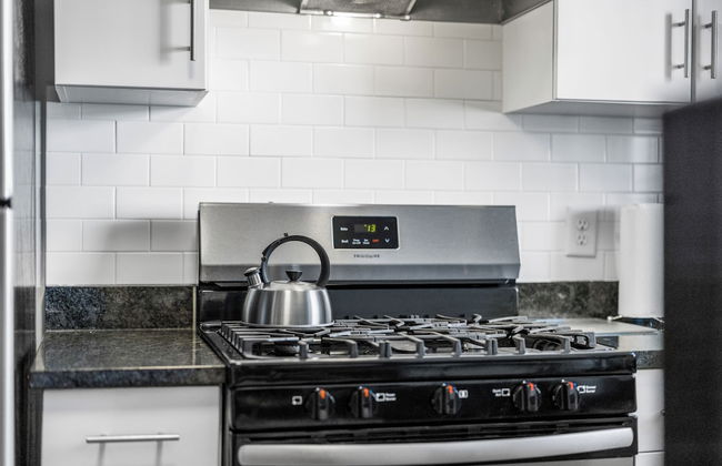 881 Furnished Apartments - Foto 14