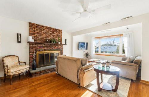 Family Retreat Near NYC w/ Parking & Views - Foto 32