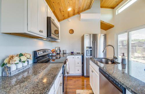 2 Mi to Rainbow Lake: Lovely Lakeside Tiny Home - Foto 10