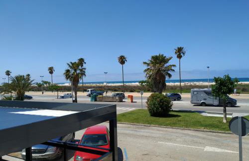 Apartamento primera linea de playa con gran patio, consultar disponibilidad de aparcamiento - Foto 17