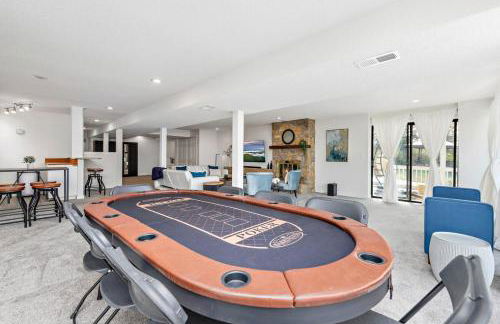 Hillside vacation next to Overland Park Kansas nature trail grill and fun - Foto 15