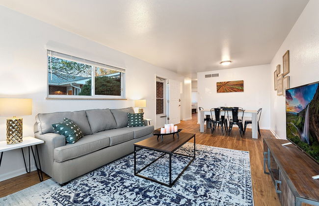 Stylish Getaway W/ Designer Touches - Free Bikes - Foto 5