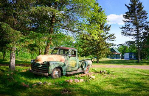 Cozy Cabin with Hottub at Cloverdale Cabins - Foto 45