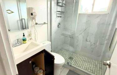 UC Proximity - Cozy City Stay - Free Parking Spot - Photo 34