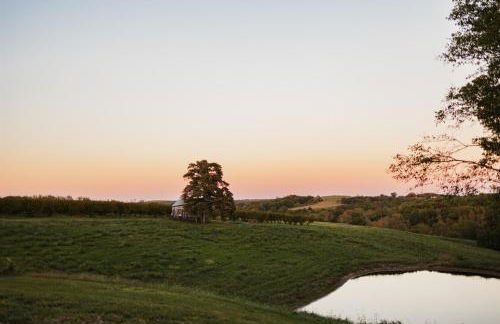 Historic Farm Cottage on 800-Acre Orchard - Foto 52