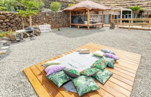 Eco Vineyard Cottage - Fantastic Views - 5 mins drive to Arrieta beach - Foto 17