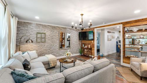 Walk to Boat Ramp Newly Remodeled Seadrift Home! - Foto 4