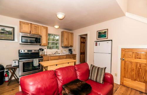 Lovely Cottage Retreat in Texas Hill Country with Cypress Creek Views near Hamilton Pool - Foto 21