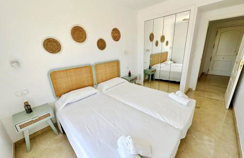 Ático frontal al mar con piscina privada by homeprive - Foto 34