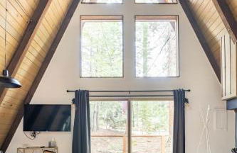 Dogwood Peak Mid-Century A-Frame with AC Style - Foto 17