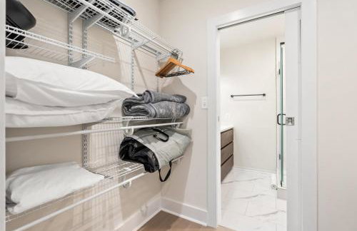 Designer 3-Bedroom Home with King Bed, Family-Friendly, Columbia Heights - Foto 18