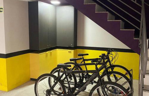 Studio central completo! Garagem coberta para carros médios Sem elevador - Foto 8