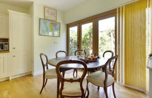 Windsor/Legoland/Ascot charming 3BR home in centre - Photo 12