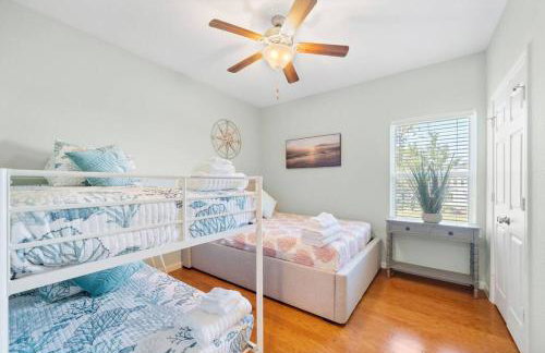 Stunning bayfront home with spacious deck and incredible Galveston Bay views - Foto 62