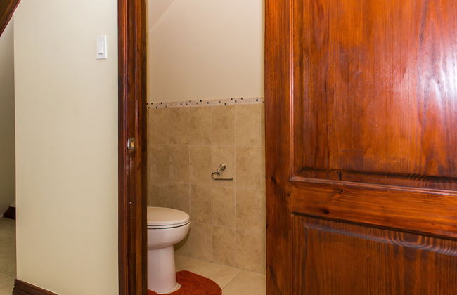 Kinsgton Modern Duplex Apartment with Pool - Foto 31