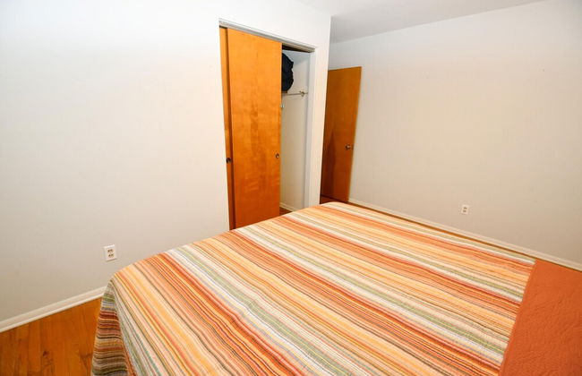 Mid Century Modern 30 Minute Walk to Notre Dame 3 Bedroom 3 Full Bath 2008 - Foto 11