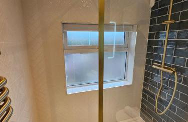 The Rocky Luxe - 4 Bedrooms - Parking - Sleeps 8 - Foto 15