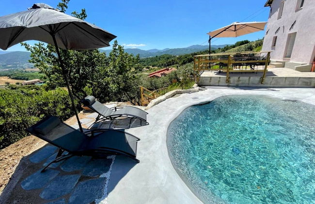 Villa Ipnotica - Panoramic Views Plus Exquisite Pool - Sleeps 7 - Very Stylish - Photo 26