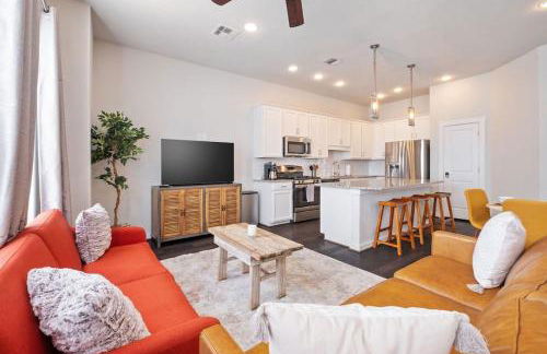 NEW! The Courtland, 2 Car Garage - Foto 1